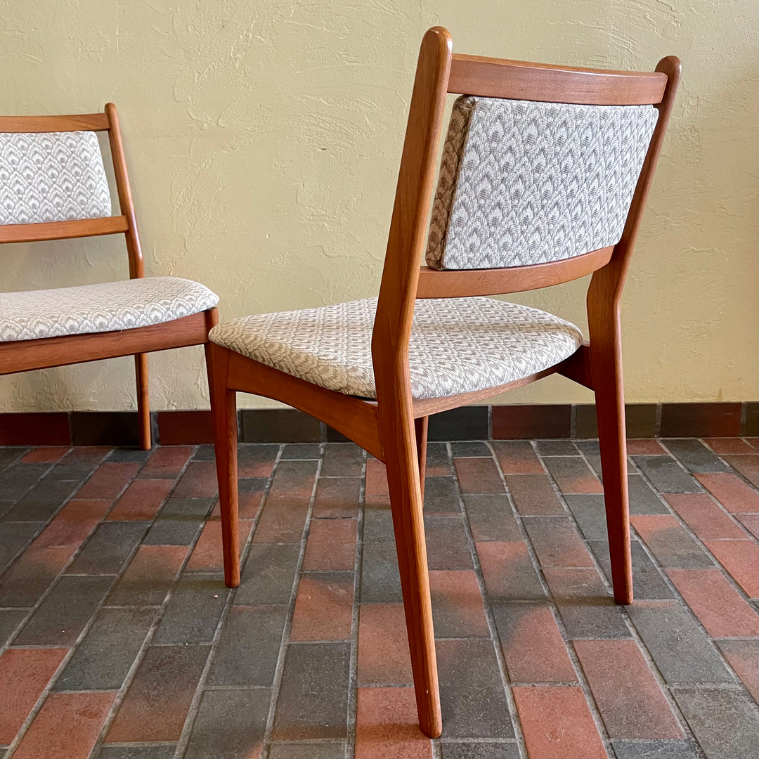 Set of Six Solid Teak Mid Century Modern Spottrup Dining Chairs | Mr. Mansfield Vintage Store 