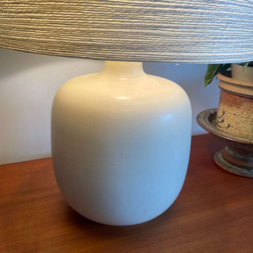 Close-up of ceramic base on vintage LOTTE lamp by Gunnar and Lotte Bostlund