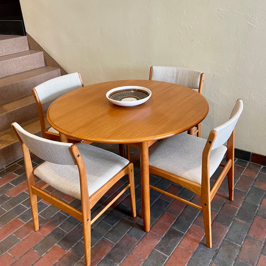 Small Vintage Teak Expanding Round Table