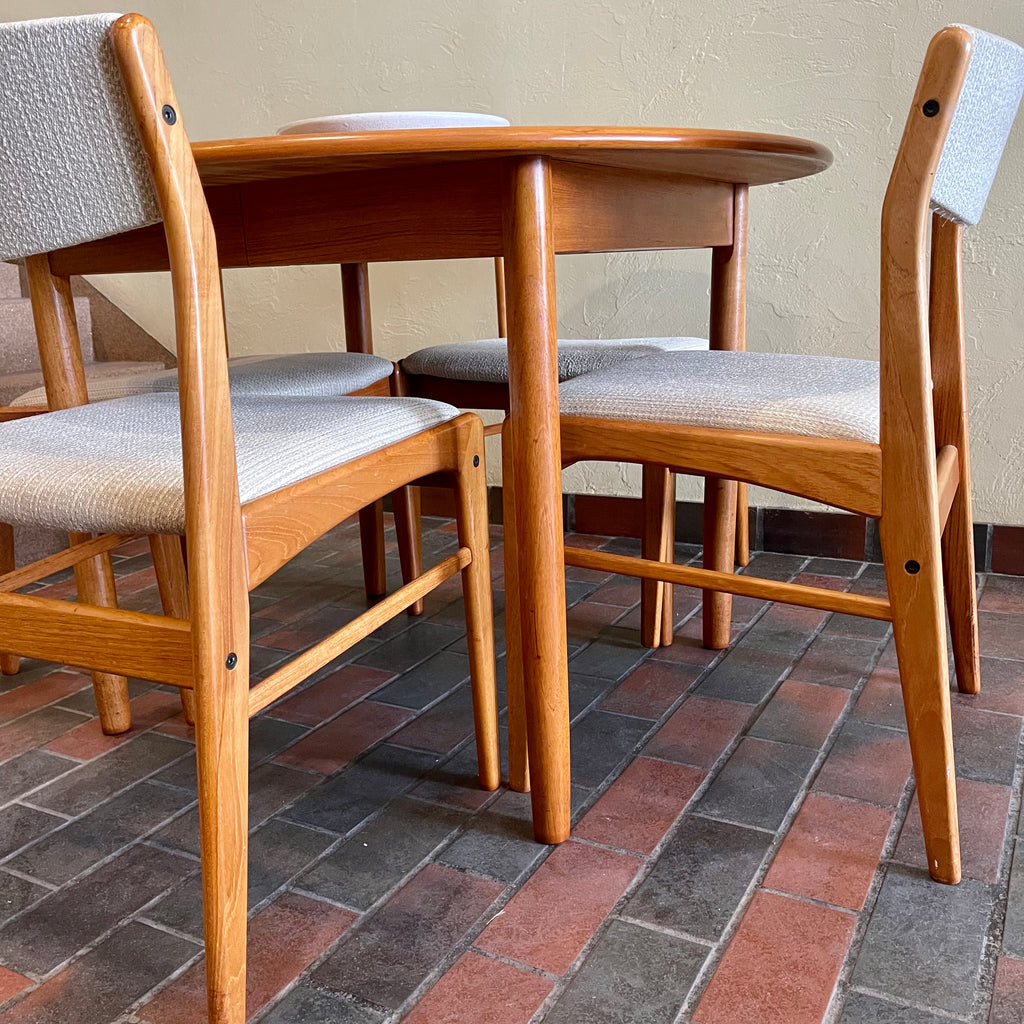 Small Vintage Teak Expanding Round Table