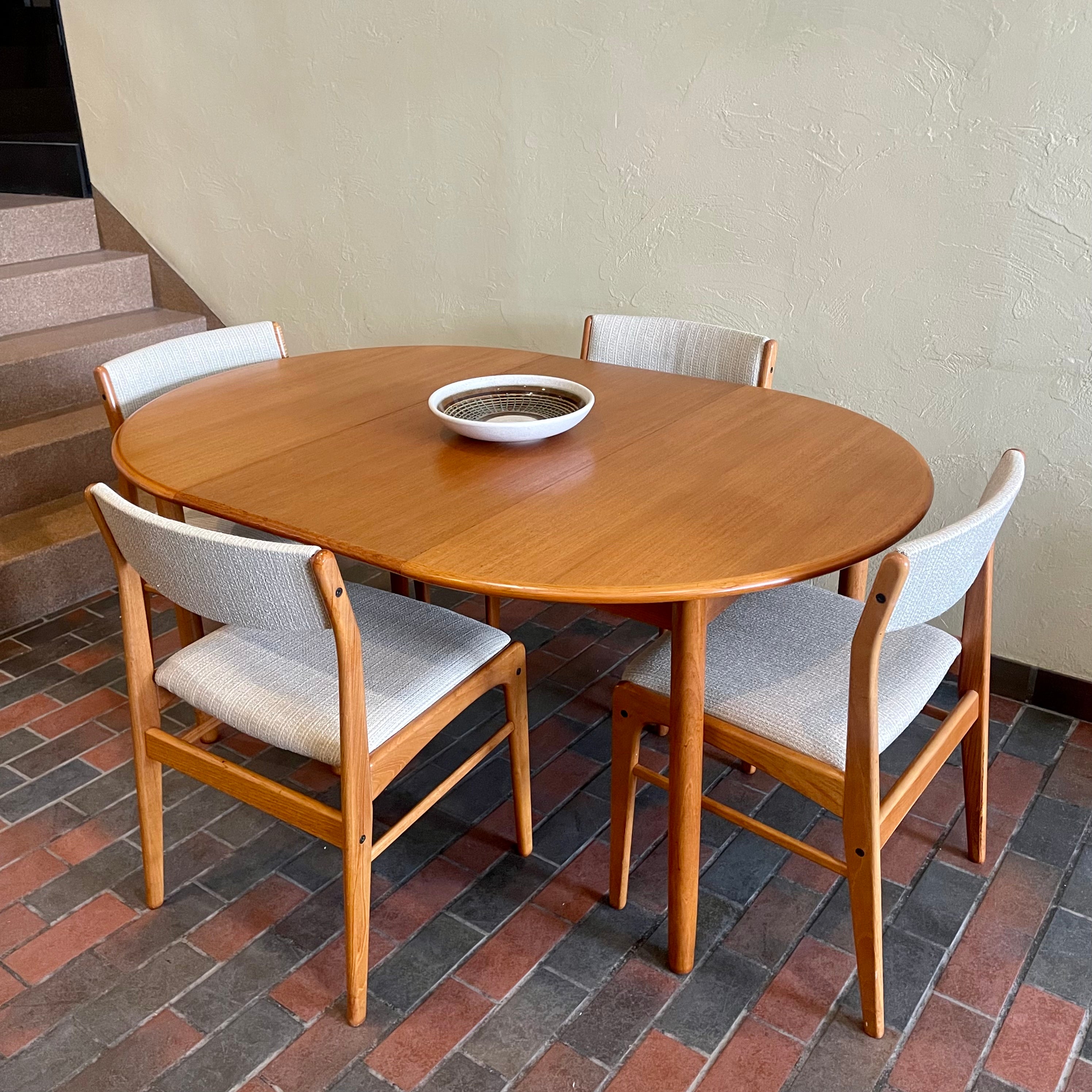 Small Vintage Teak Expanding Round Table