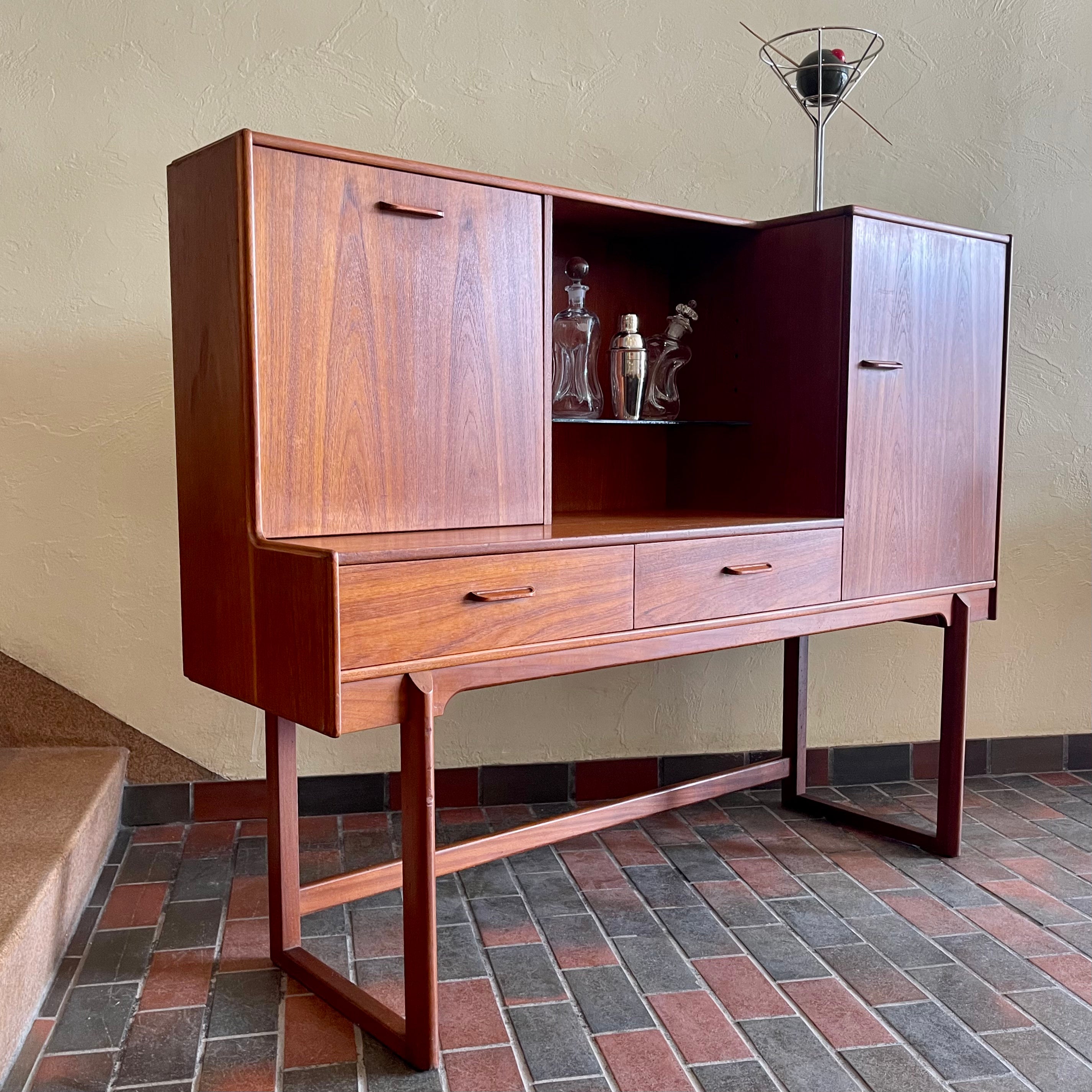 Vintage Teak Bar | Drinks Cabinet by Nathan, UK