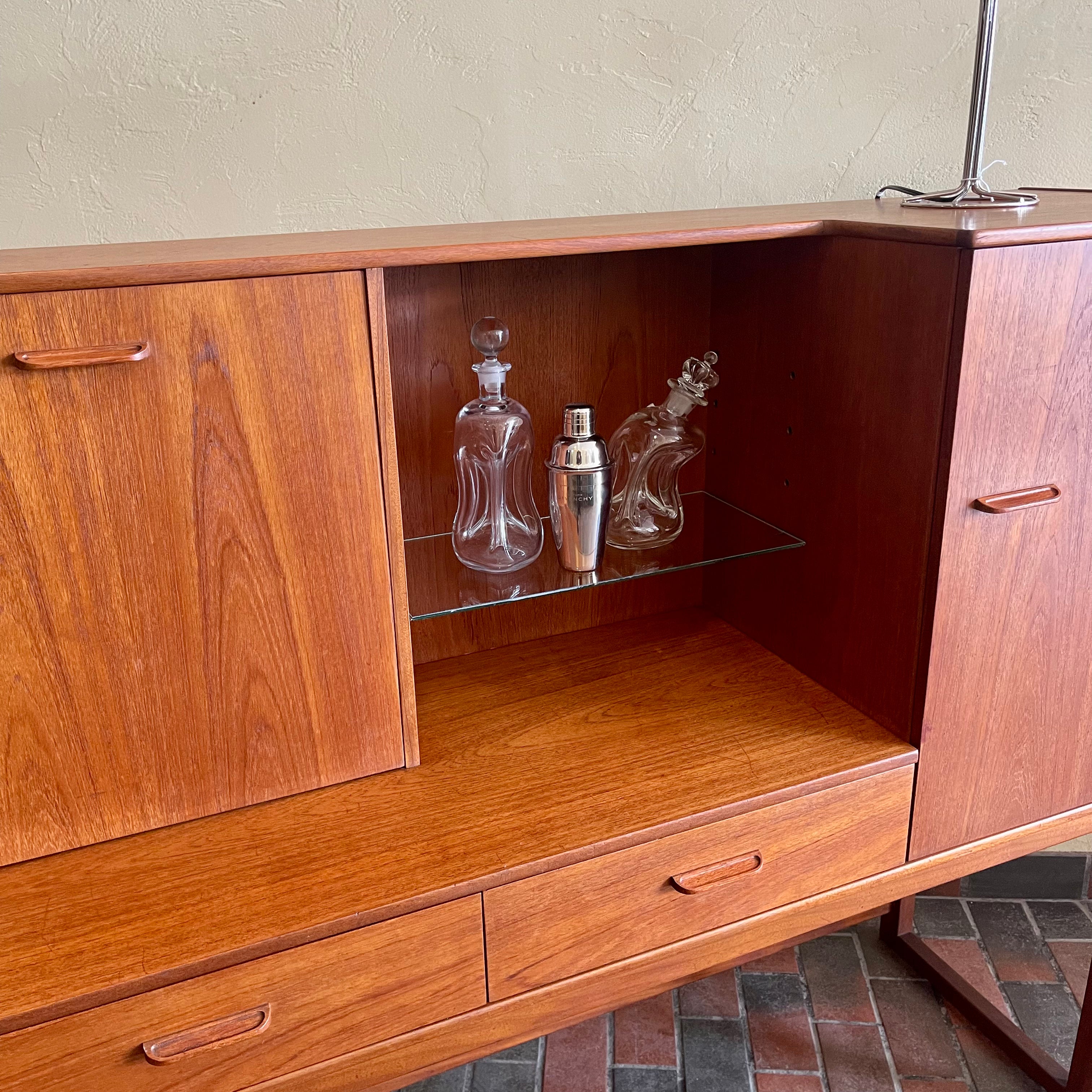 Vintage Teak Bar | Drinks Cabinet by Nathan, UK