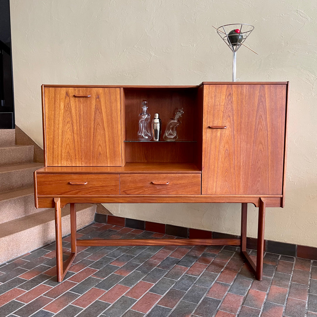 Vintage Teak Bar Drinks Cabinet by Nathan Mr. Mansfield