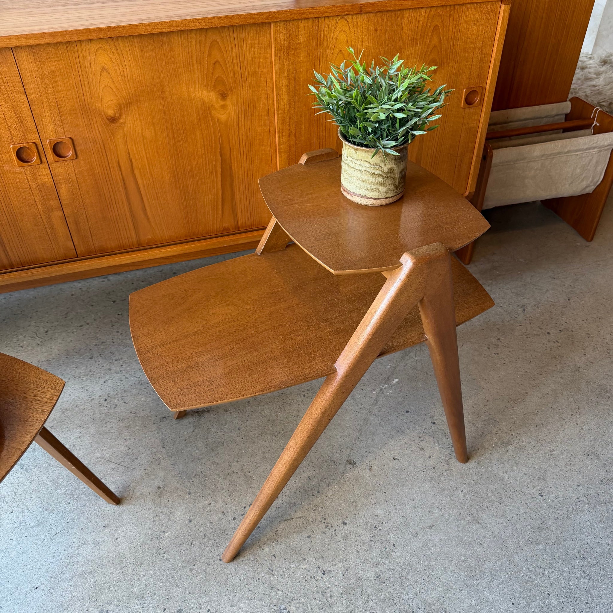 Mid-century style leg detail on two-tier side table