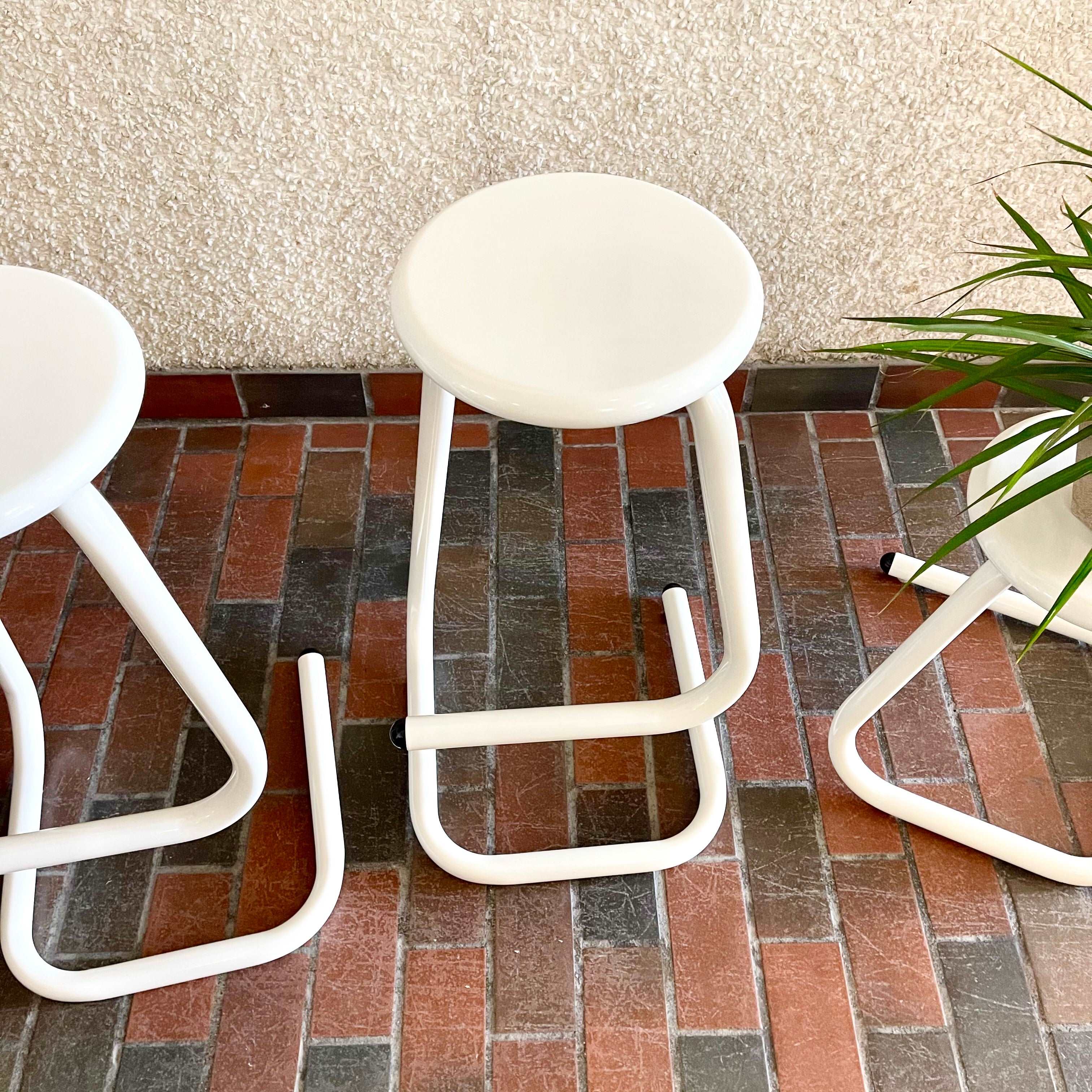 AMISCO Paper-clip Bar Stools 