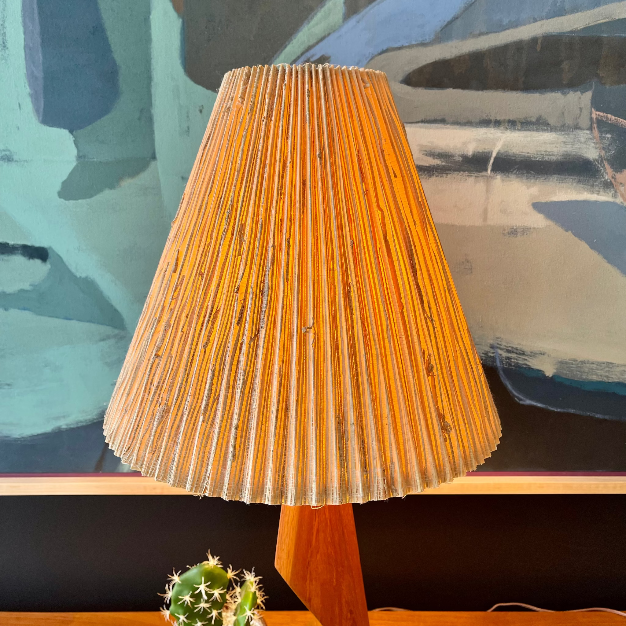 Mid Century Modern Teak Zig Zag Table Lamp shade detail