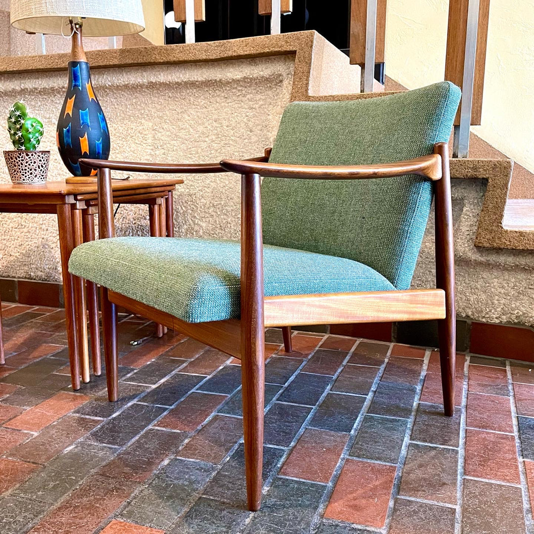“MIO Duateak”, Sandbik Made in Norway Lounge Chairs. - Mr. Mansfield Vintage