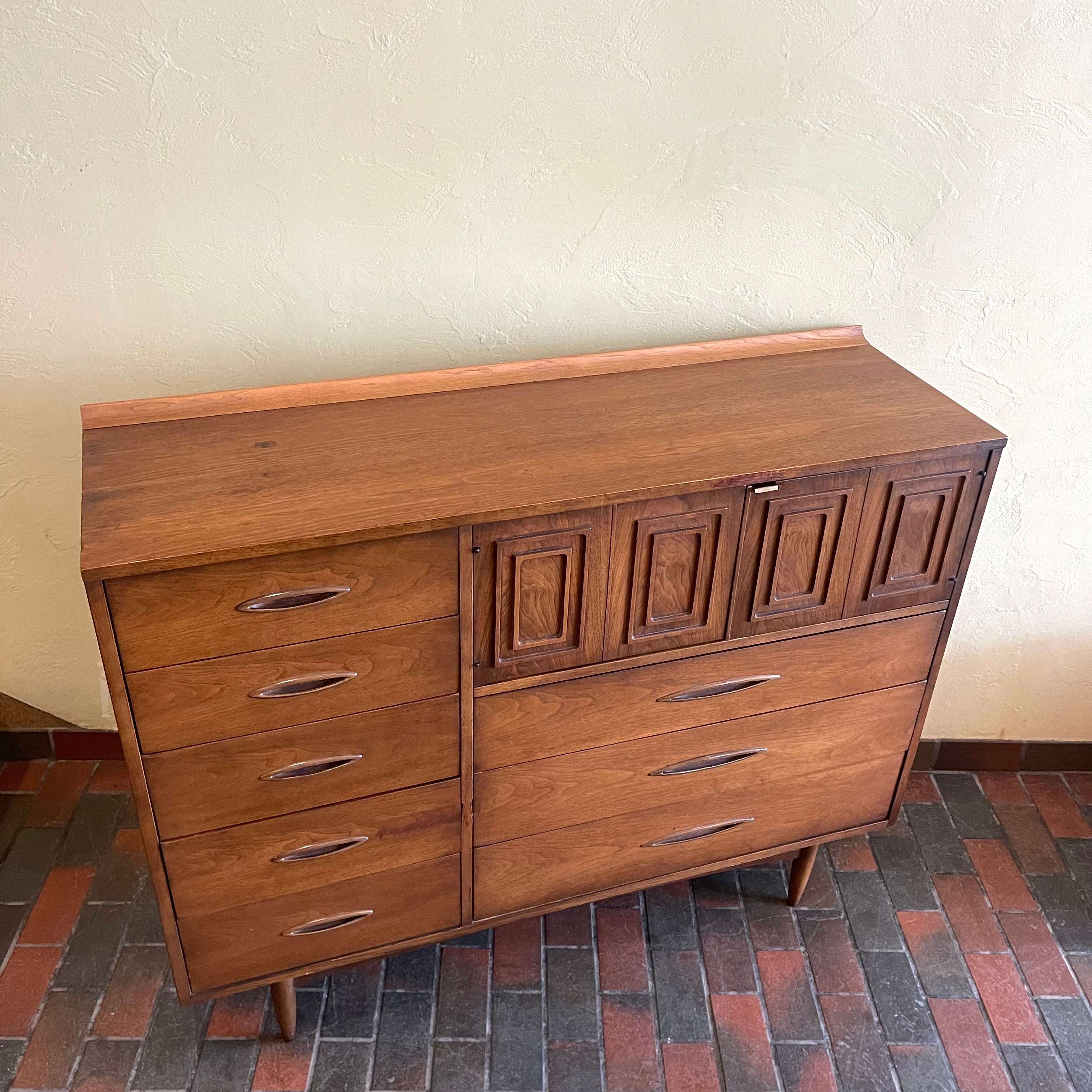 Vintage Broyhill Sculptra Magna Dresser