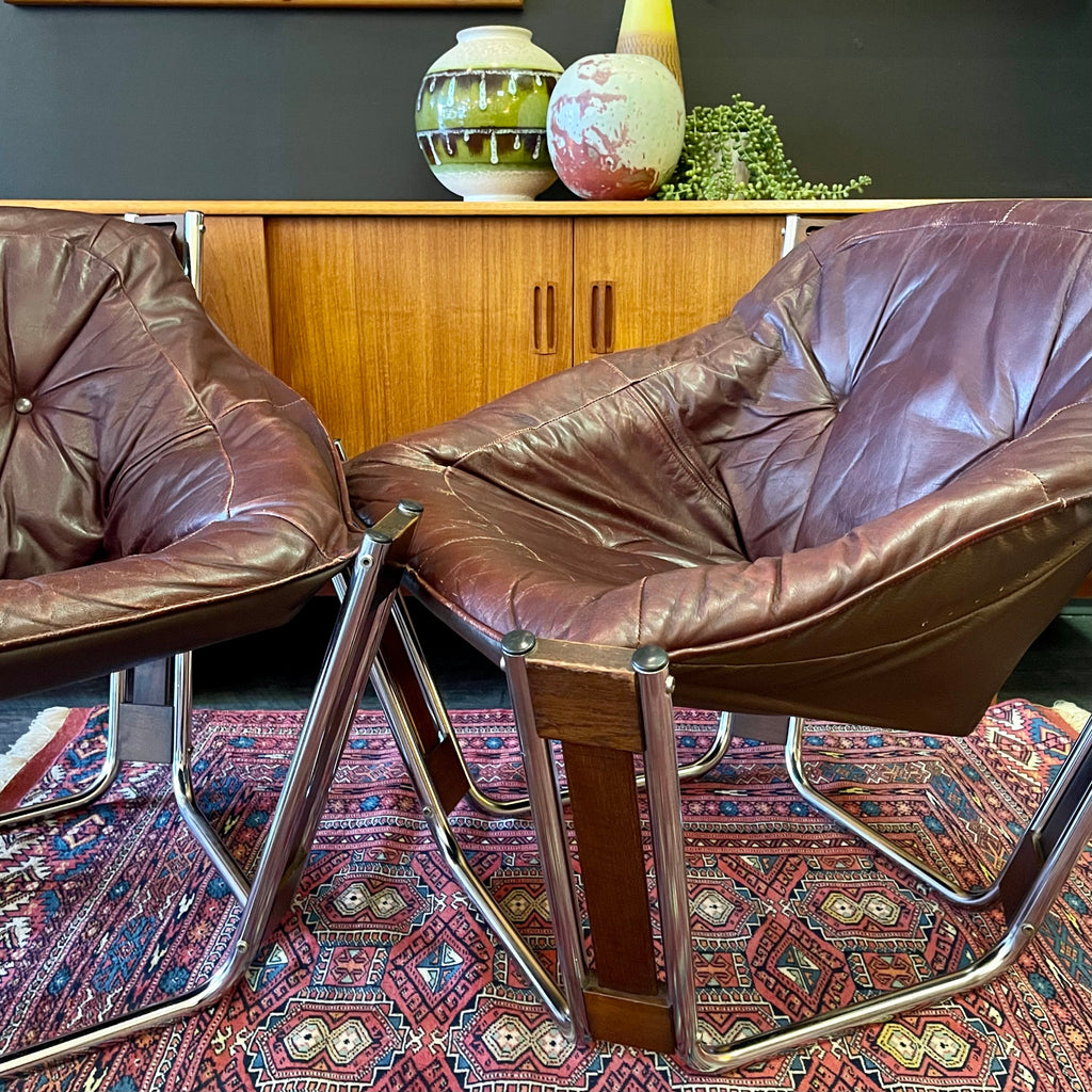 Pair of Odd Knutsen Sonic bucket lounge chairs for Hjellegjerde