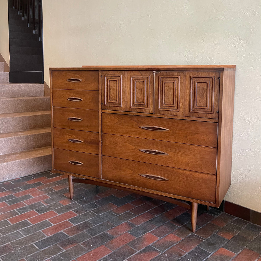 Vintage Broyhill Sculptra Magna Dresser
