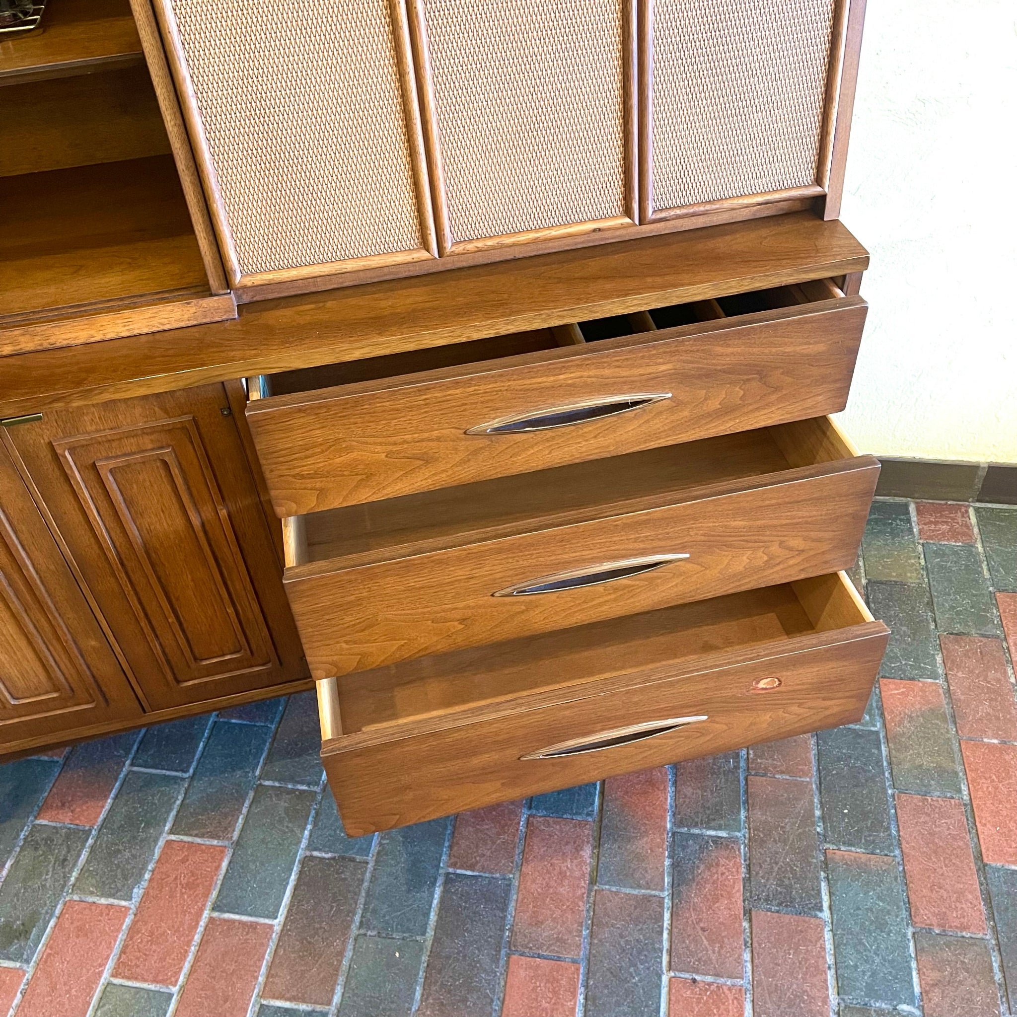 Broy-Glide drawer detail on Broyhill Sculptra credenza