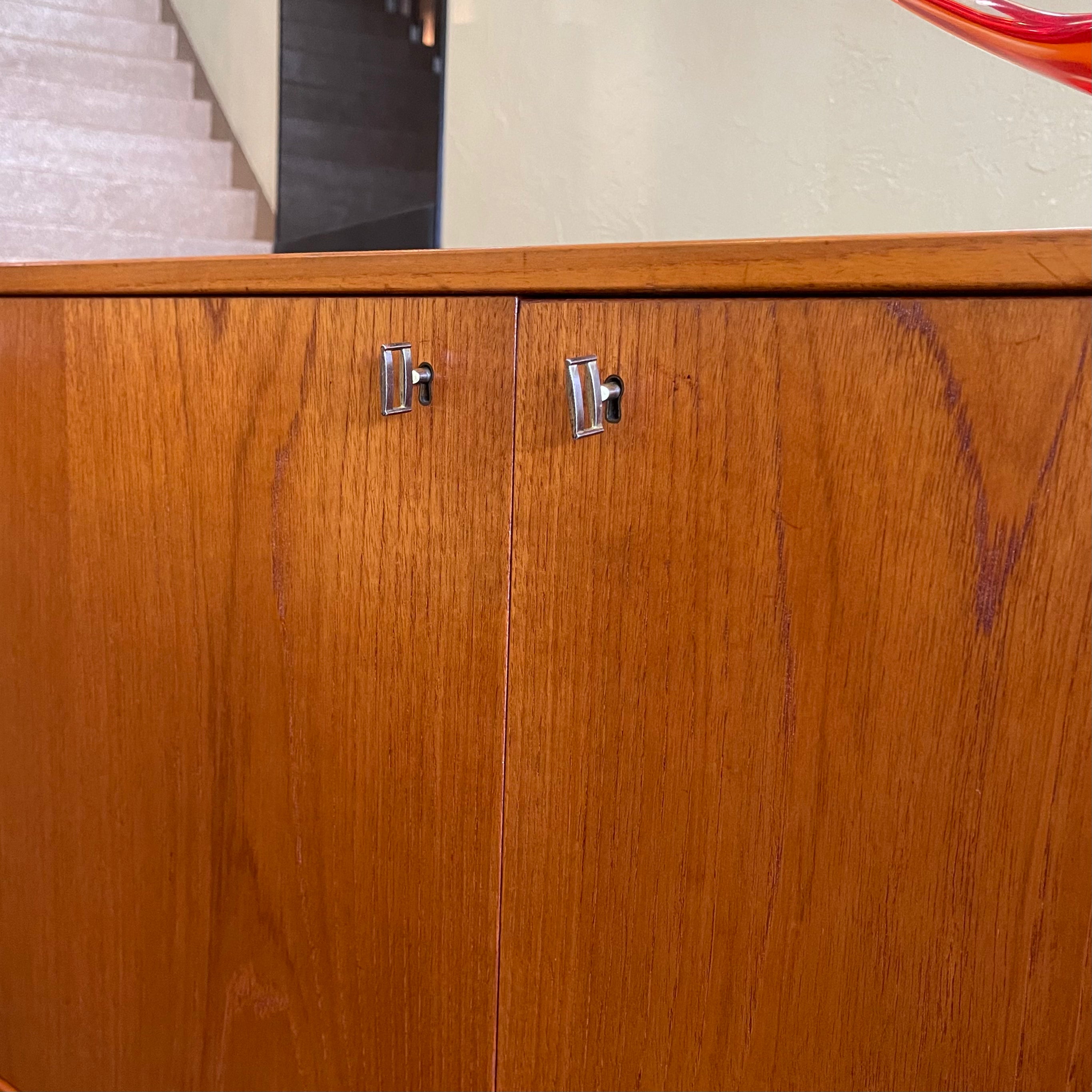 Vintage Scandinavian Teak Credenza / Sideboard Mr. Mansfield Vintage