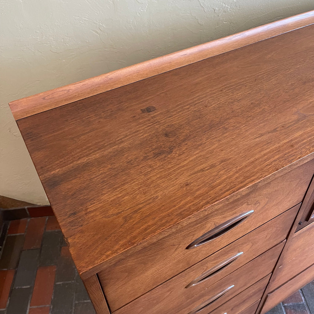 Vintage Broyhill Sculptra Magna Dresser