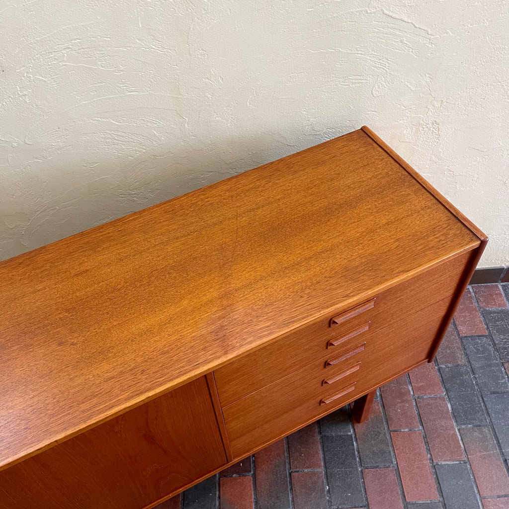 Vintage Scandinavian Teak Credenza / Sideboard Mr. Mansfield Vintage