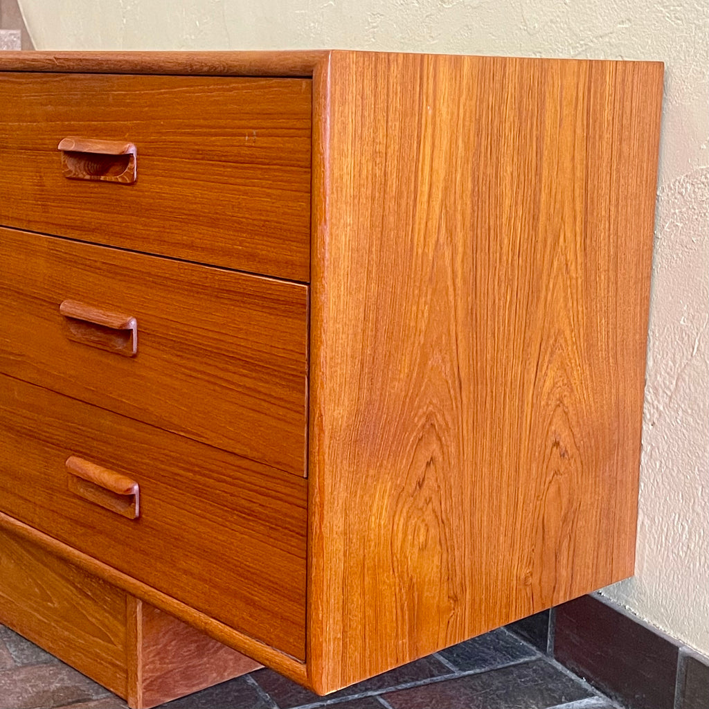Vintage 9 Drawer Teak Dresser Mr. Mansfield Vintage