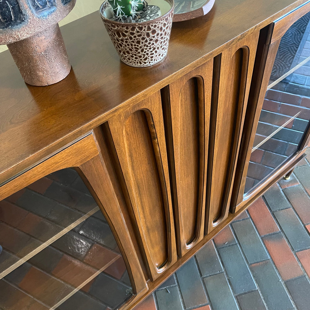 Vintage Vic Art Cabinet Hutch - Mr. Mansfield Vintage