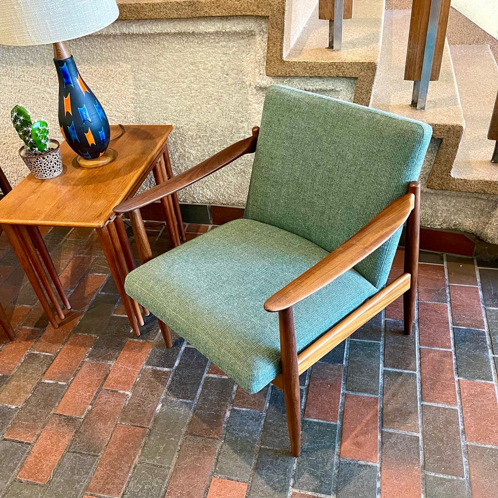 “MIO Duateak”, Sandbik Made in Norway Lounge Chairs. - Mr. Mansfield Vintage