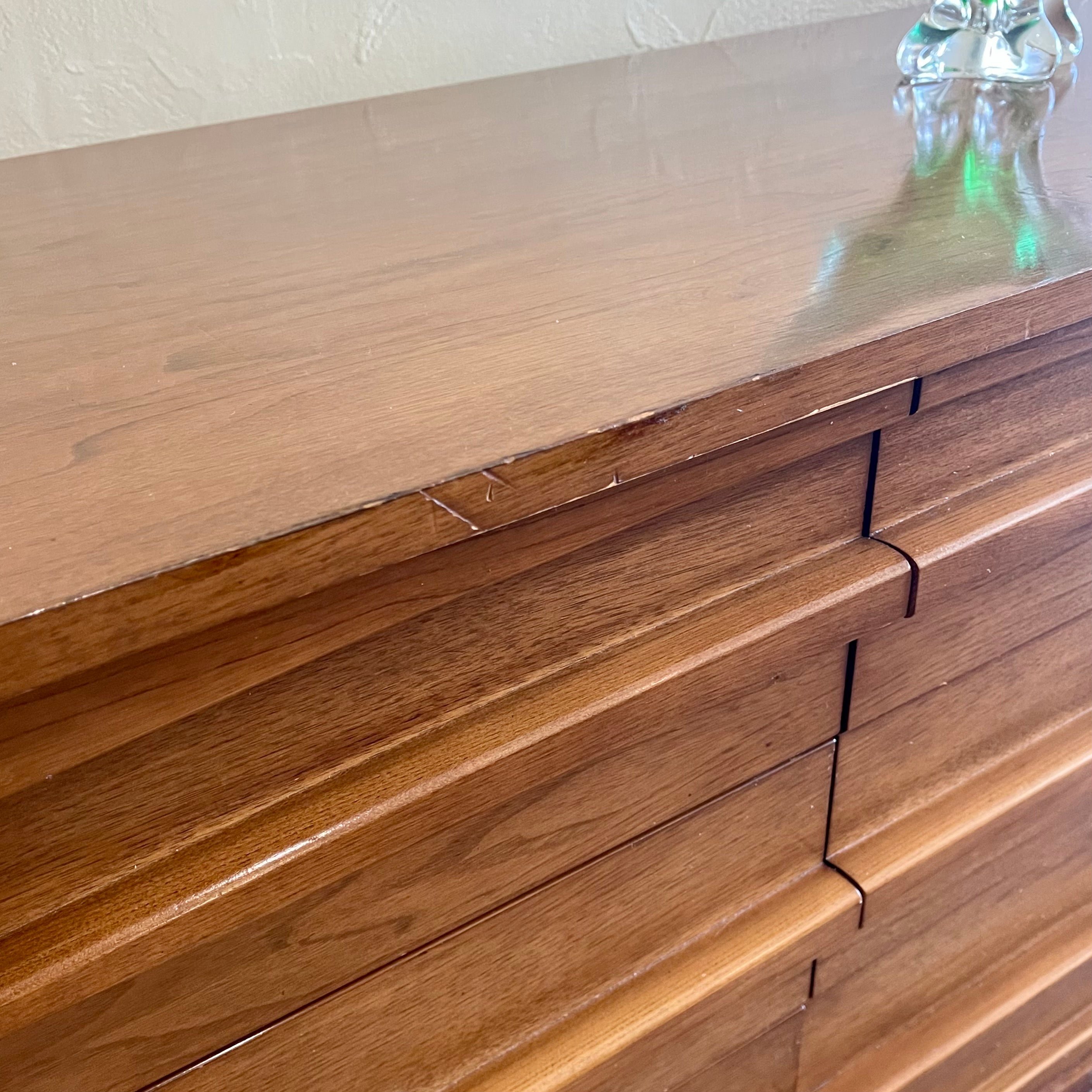 Walnut KROEHLER 9 Drawer Dresser